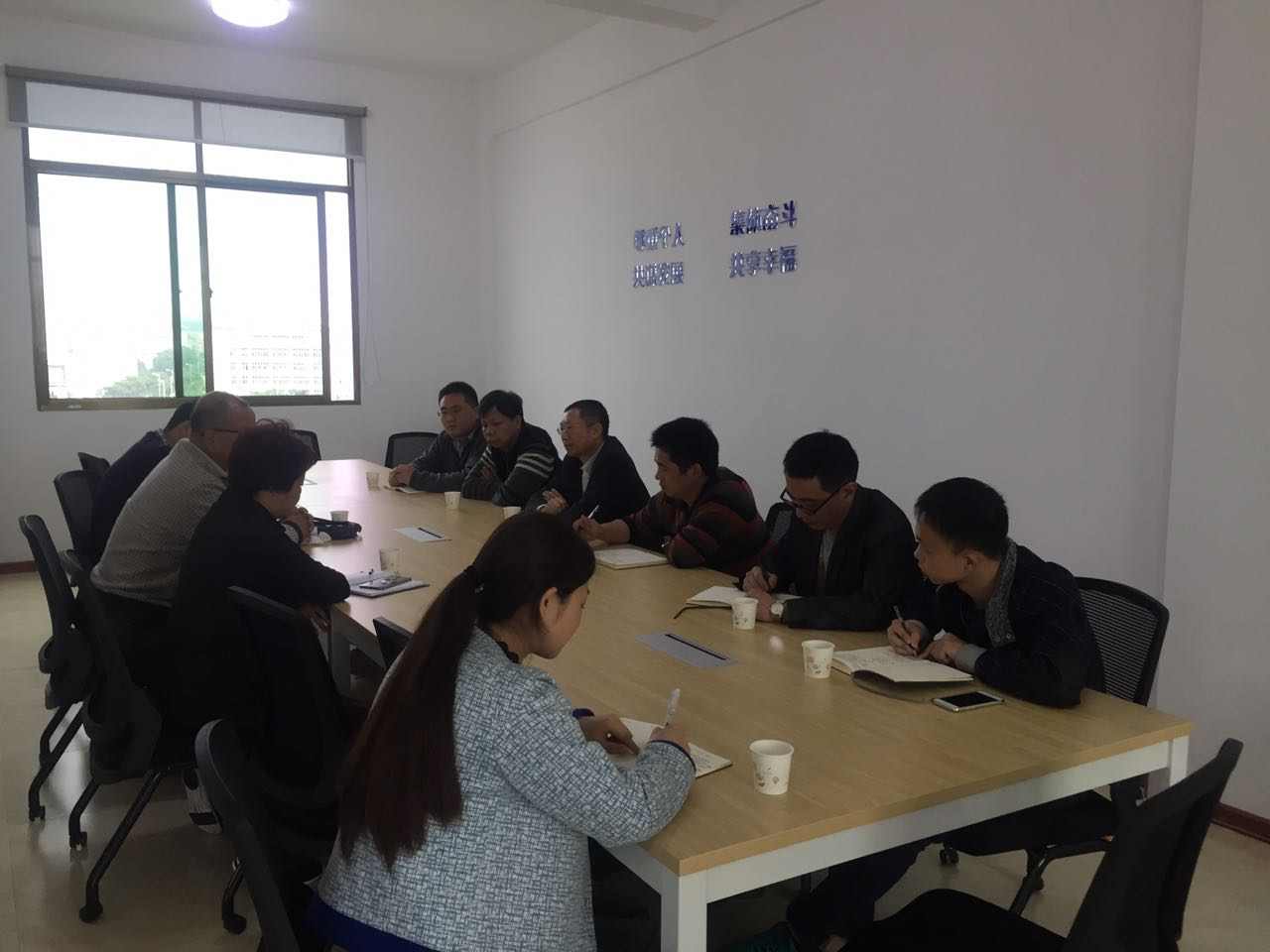 厦门市交通质监局总工余晓南一行莅临我司技术中心检查工作(图3)