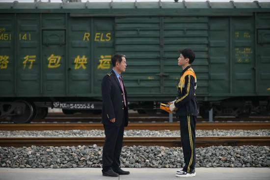 1月12日，国内首部聚焦中欧班列题材电影正式播出！(图4)