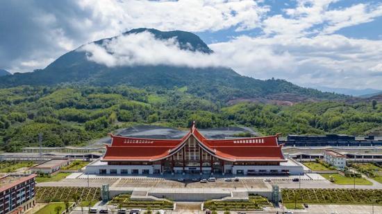 圆满“跨国恋”！这两名铁路人，回国结婚了｜火车·悦读(图9)