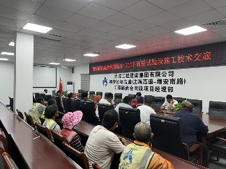 翔安机场高速公路项目AC-20C试验段顺利摊铺(图3)