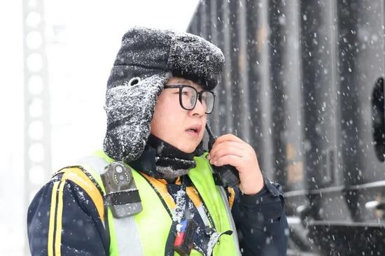 冰雪凝寒,怀揣春天丨铁路人,小寒(图5) 冰雪凝寒,怀揣春天丨铁路人,小寒(图5)