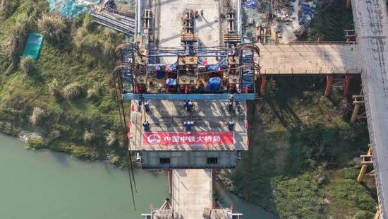 中铁大桥局7项工程和技术荣获2025年度中国中铁绿色环保奖项(图34) 中铁大桥局7项工程和技术荣获2025年度中国中铁绿色环保奖项(图34)